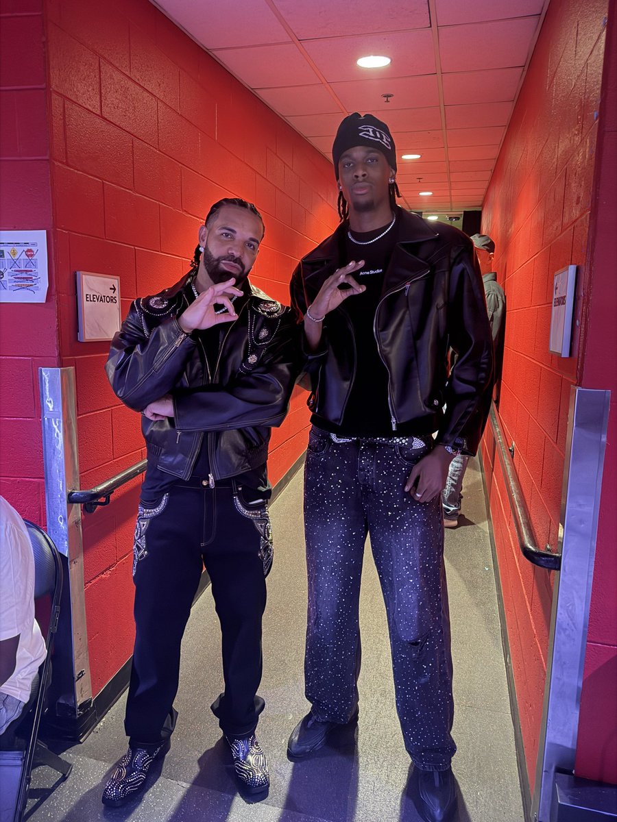 ReaperKy7's tweet photo. my goat said i height mog him im shaking 😭😭😭 https://t.co/xHc2Jqh5Xi