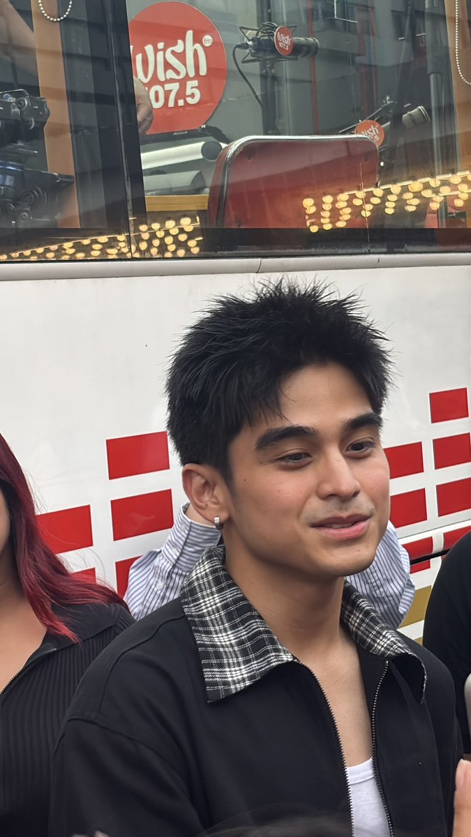 wardln_'s tweet photo. #willashley: he’s extra pogi talaga kahapon https://t.co/aKcgfobKcy