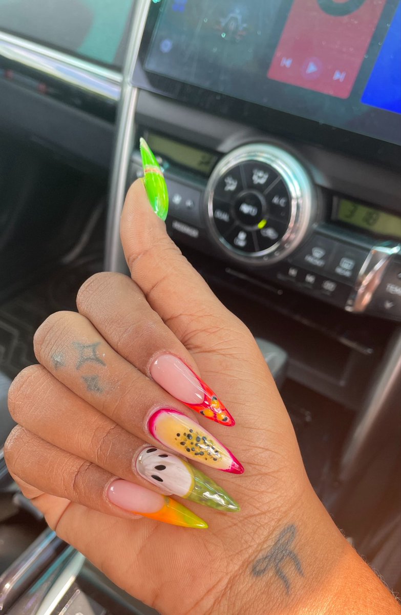 alikklechange's tweet photo. The new set . My love had the idea of doing a fruit nails set but with Jamaican fruits as a twist to the popular design and @DXLIV_ made it happen!!! 

44sculpted on INSTAGRAM https://t.co/quhrPBMccV