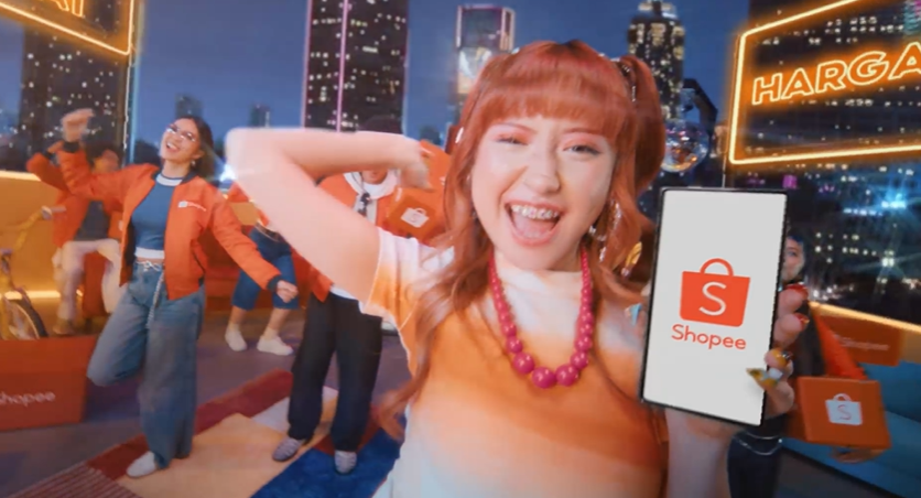 Zaenmalik75's tweet photo. Naykilla x Tenxi di Shopee 9.9 ternyata seseru itu 
Ada karaoke, joget JJ, sampai music video, terus Kasih Aba-Aba 2.0 ikut bikin lagunya makin nempel di kepala. #NaykillaTenxiDiShopee https://t.co/1w0Y02iUo3