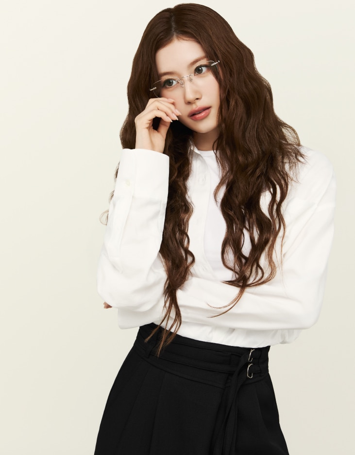 godmitzu's tweet photo. SANA for RIM BY JINS https://t.co/3DhhhmuA2U
