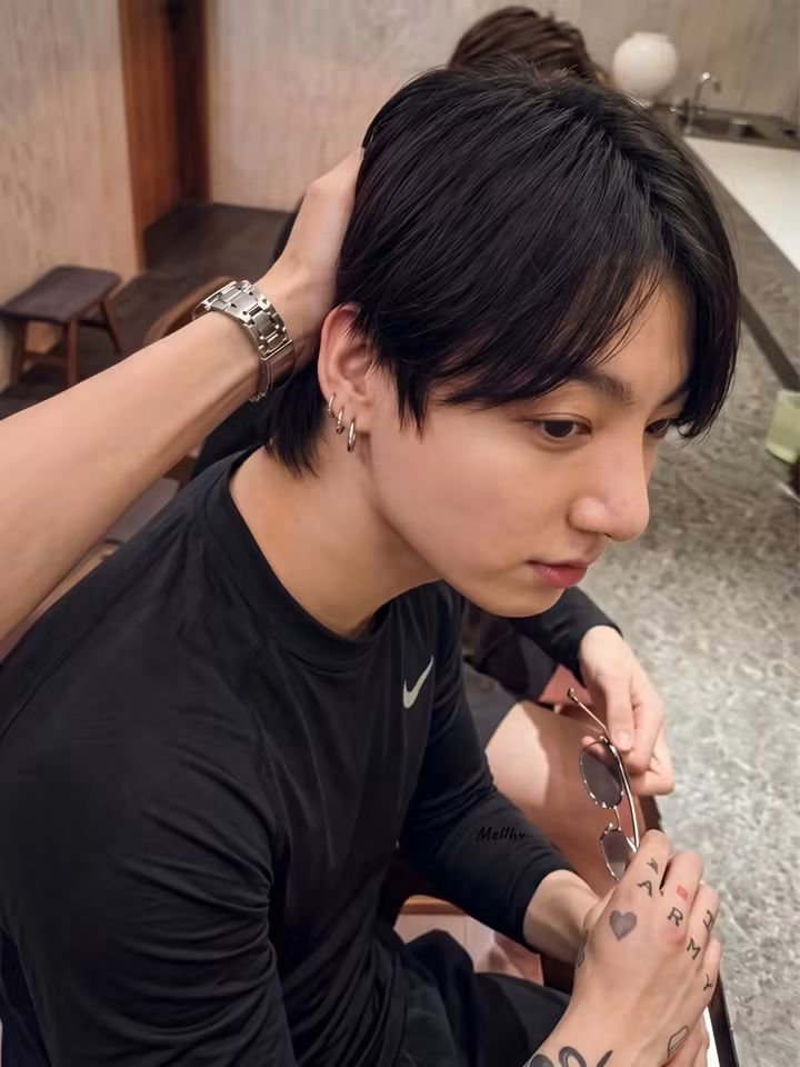 97Jungukk's tweet photo. https://t.co/Kt9hTnMfef