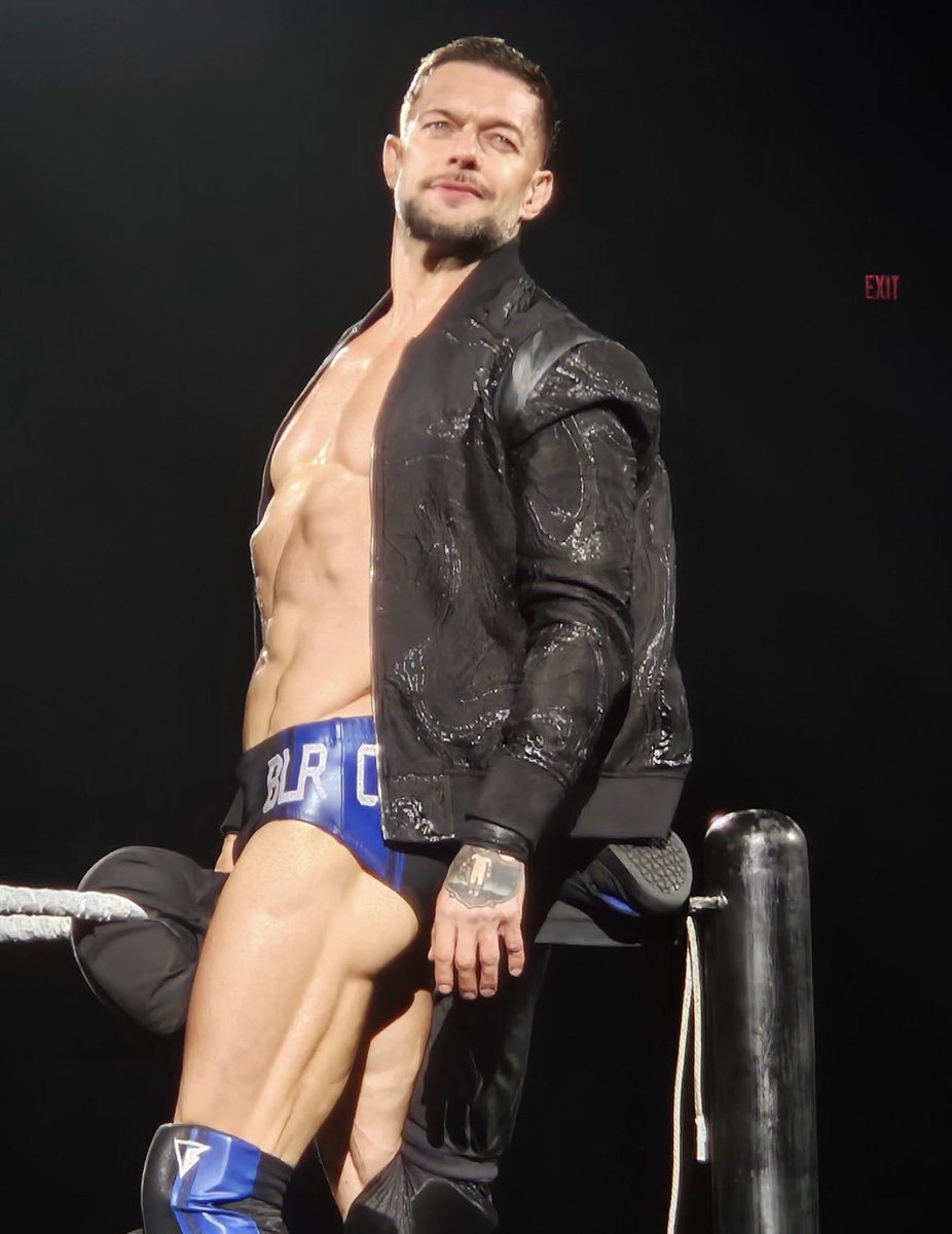 Miss_Stratton_'s tweet photo. Who is this sexy ass fine man 😍❤️

♡ @fauxpersona_ https://t.co/uNfKLnc1VX