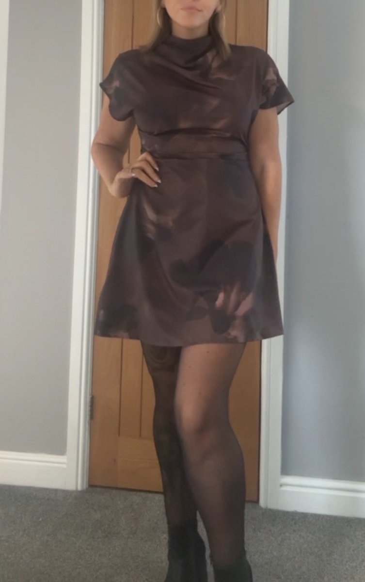 AllAnne111's tweet photo. Get weak to my nylons and my hot AF dress 🫦💸 https://t.co/TStXEzfqoE