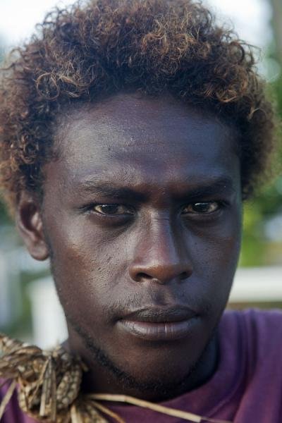 BLEXIP9012's tweet photo. @hauk2966586 @Dianeez5k @maanonliplumper You do realize that melanin not own by one race, black skin not own by only African
Call someone black people not mean they say they're African
Look at this and say they not have black skin it's crazy
Do they look like they have yellow skin like Asian(Java) people have? https://t.co/hjIdozJHaR
