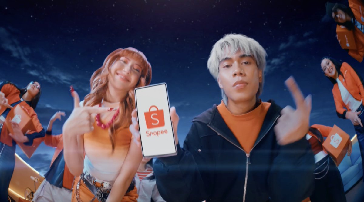 Nienie53's tweet photo. asli iklannya shopee kali ini seru bgt woy ada tenxi ama naykilla, auto nyangkut di kepala #NaykillaTenxiDiShopee https://t.co/xbyWpY5F7p