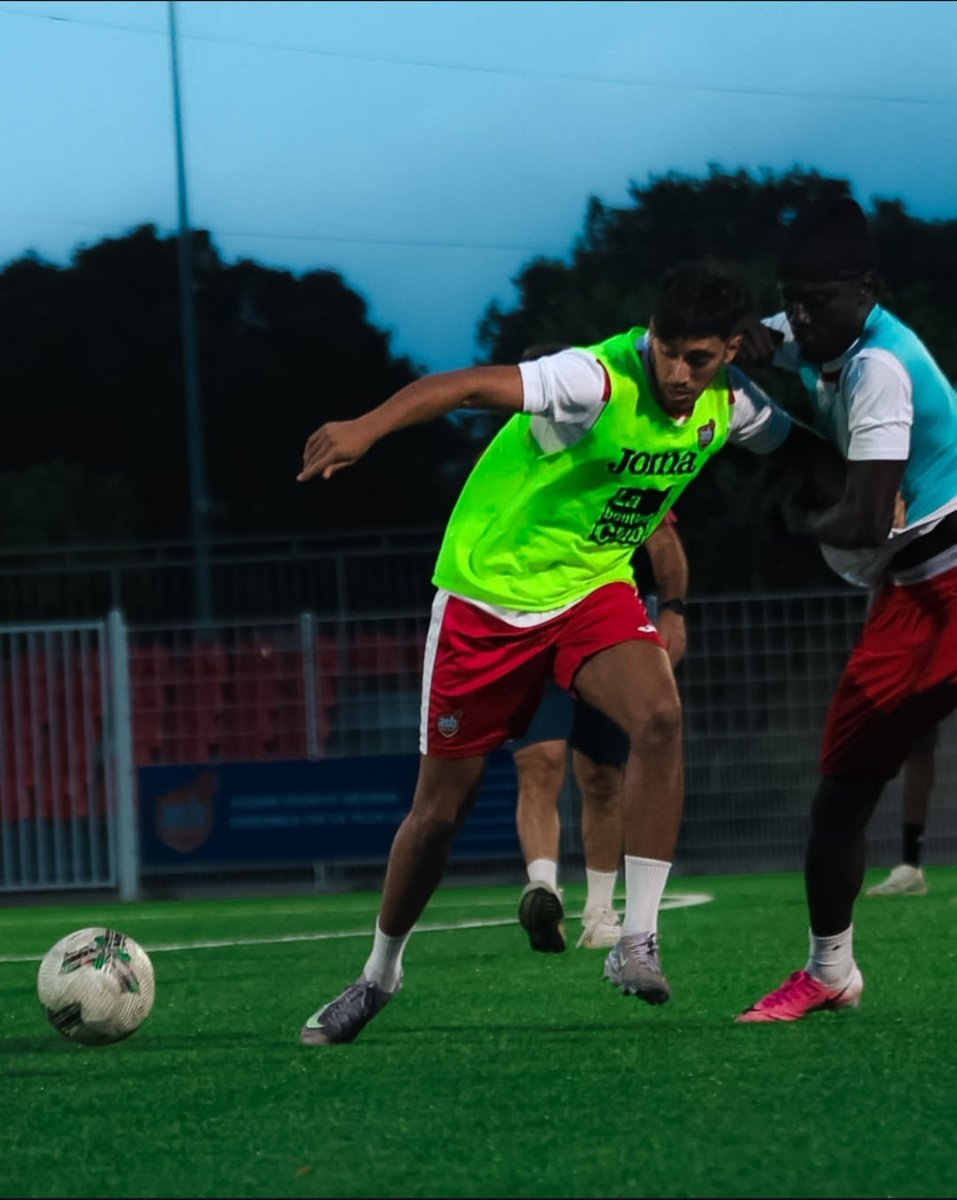 AS_Beziers's tweet photo. 🔴🔵 | Séniors R1 

💪 Nouvelle semaine de travail pour nos Seniors !

#TeamASB #SeniorsR1 https://t.co/TeBXKcm0re