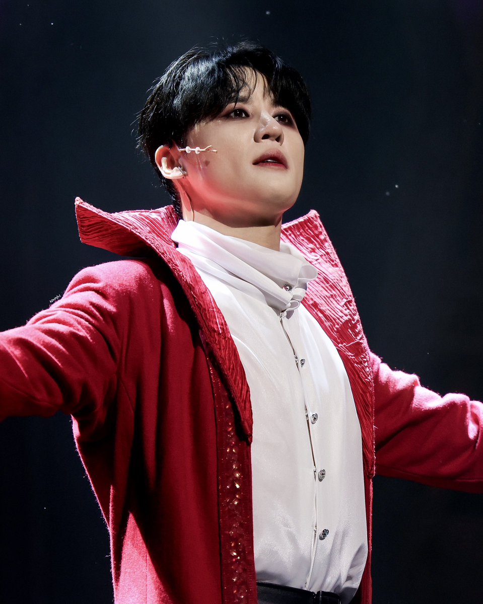 s_kimjj468's tweet photo. 260901 뮤지컬 드라큘라 커튼콜 
#김준수 #뮤지컬드라큘라 https://t.co/6IkoxGJt3Z