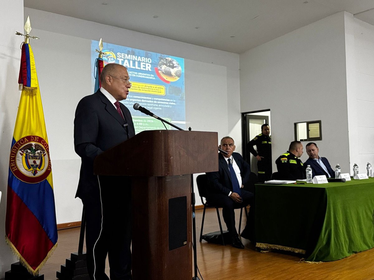 SecGobCundi's tweet photo. Más de 180 funcionarios se beneficiaron del seminario en “Atención de accidentes de tránsito” para el fortalecimiento de  conocimientos en:
• Marco jurídico aplicable
• Aplicación adecuada de las reglas de cadena de custodia
• Fortalecimiento de coordinación interinstitucional https://t.co/Ktng2dUdCM