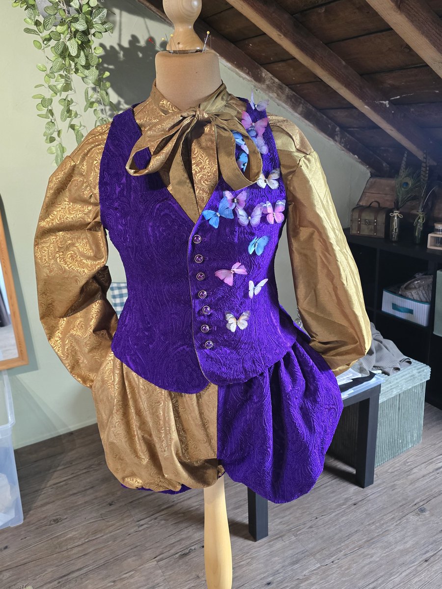 AraniaSethran's tweet photo. The main outfit is finished. I am still working on the coat...
#eso #esofam #bethesda #zenimax #sheogorath #cosplay #steampunk https://t.co/lFRrfQRwxx