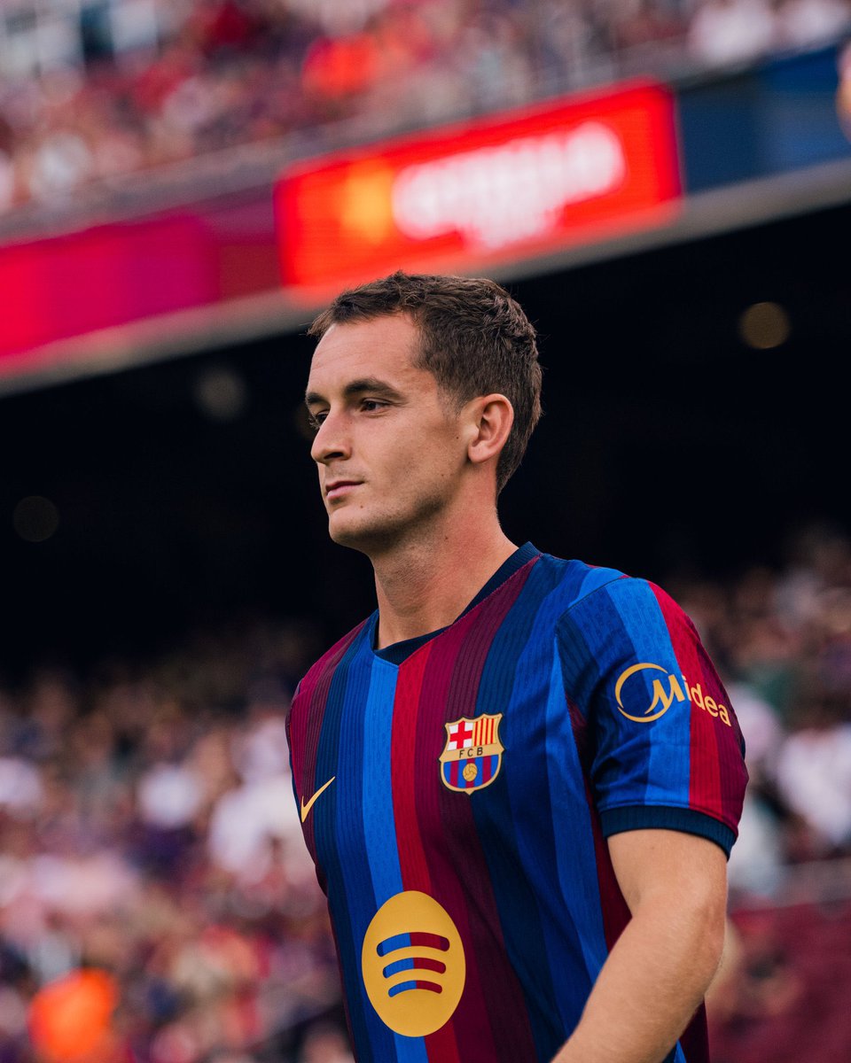 NUFCLuke17372's tweet photo. 🚨🇪🇸 𝗗𝗘𝗔𝗟 𝗗𝗢𝗡𝗘: Marc Casadó joins Deportivo La Coruña on loan from Barcelona! 🔵🔴➡️🔵⚪

Agreement reached between Barça and Deportivo for the midfielder to stay at the club until 30 June 2027. 🤝

#FCB #Barcelona #Deportivo https://t.co/OziwlyCcYq