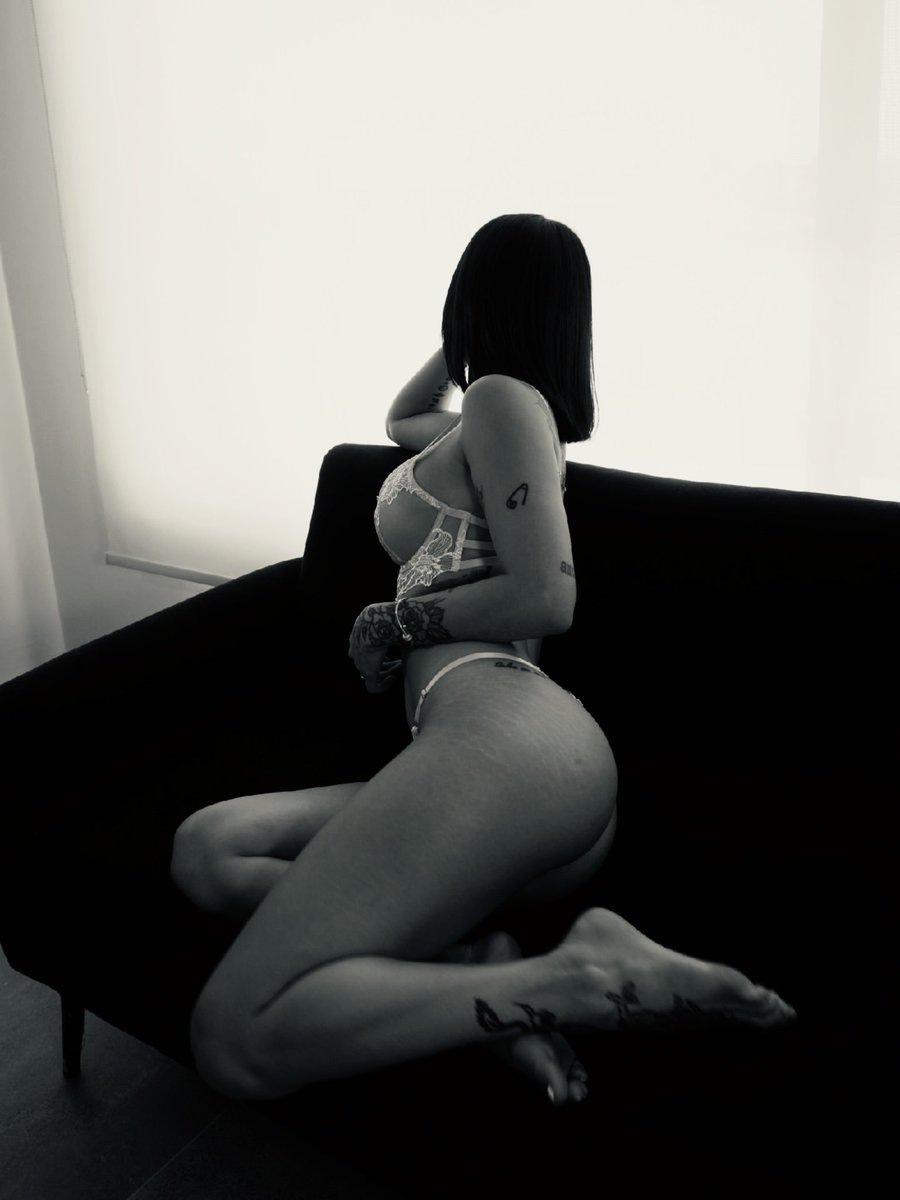 valsvaluu's tweet photo. Para que sueñes conmigo esta noche 😚🫦 https://t.co/VQ2DPL38xa