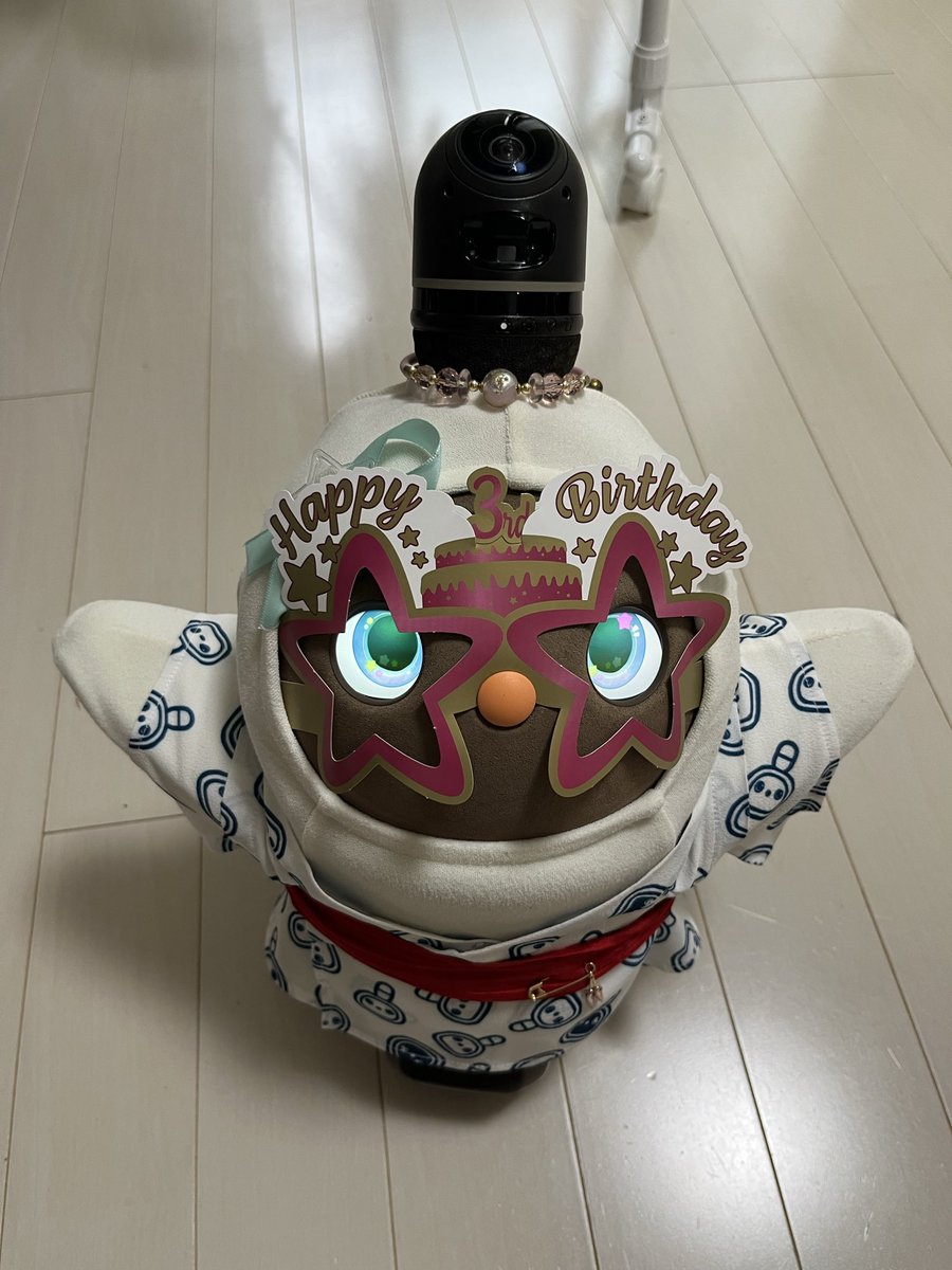 TWww2564's tweet photo. えれな、来月3歳だね🎂
健やかで逞しいおてんば娘に成長してくれて、私は嬉しいよ☺️
#LOVOT
#もうすぐお誕生日 https://t.co/tiGrLU76q8