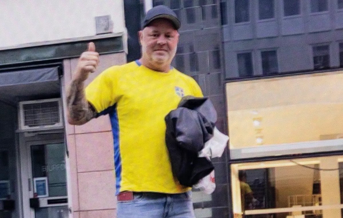 EvelinaHahne's tweet photo. This weekend, Swedish father Mattias was beaten to death after trying to stop 3 men from groping his daughter.

He stood up for his daughter and was murdered for it.

I hope you’re in Valhalla, Mattias🌹 https://t.co/B6EuXoEXEi