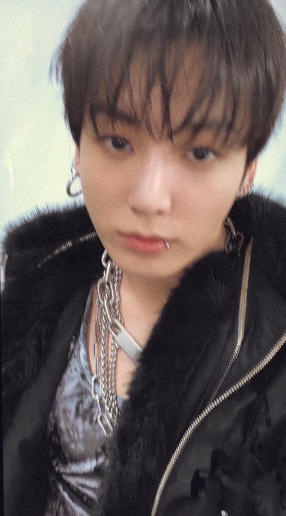 jungkookversex's tweet photo. selfie game strong when ur jeon jungkook https://t.co/veMF4P84r7