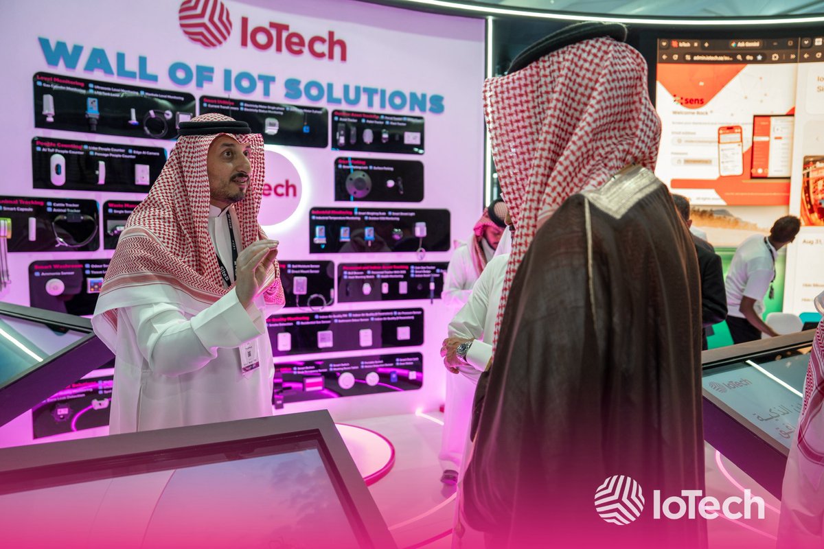 IoTechsa's tweet photo. سعدنا في IoTech باستقبال عدد من المسؤولين والقيادات في جناحنا خلال #LEAP2026، ونثمّن زيارتهم واهتمامهم بحلول وتقنيات إنترنت الأشياء ودورها في دعم التحول الرقمي ورفع الكفاءة التشغيلية.

We were pleased to welcome officials and industry leaders to the IoTech booth.

#oneLEAPaway #IoTech #IoT