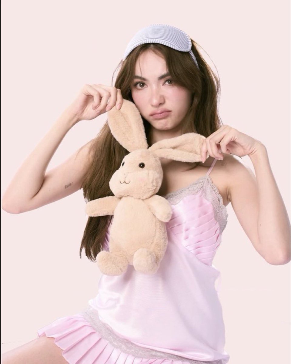 rabbitboyzaaa's tweet photo. อรุณสวัสดิ์ชาล็อตต…ขอให้เป็นวันพุธที่ใจดีกับชาล็อตคับ

PRECIOUS TIME CHARLOTTE02 
#ชาล็อตออสติน #CharlotteAustin @itscharlotty https://t.co/iVDHiKzd88