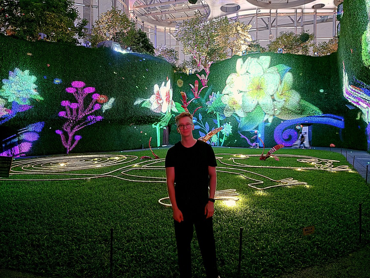 SeregaDobro's tweet photo. Greenhouse https://t.co/dFjHNmBkF3
