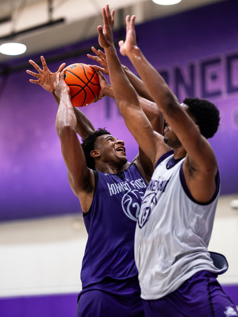TCUBasketball's tweet photo. Straight to work 💪

#GoFrogs https://t.co/WHDfAe3Am9