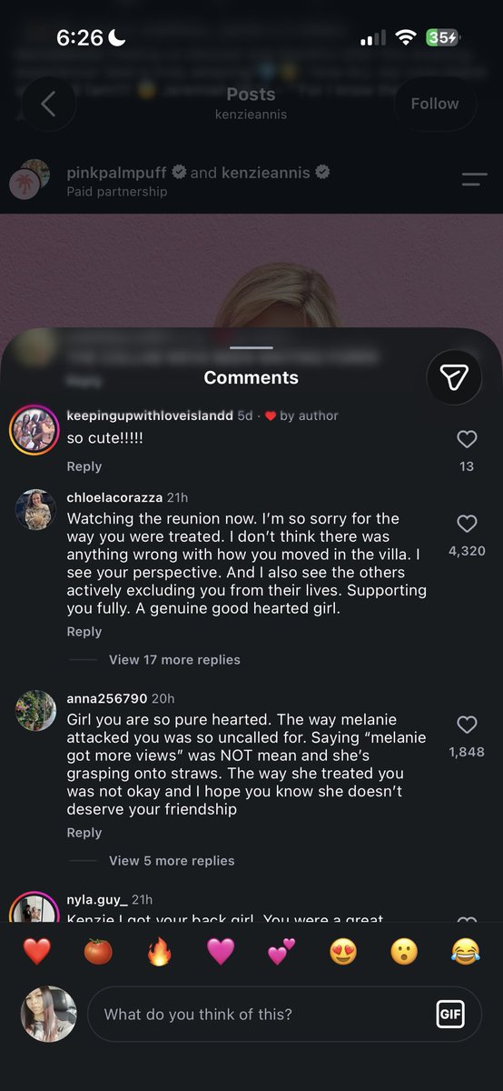 melapilled's tweet photo. black womans comments vs the white womans...😬 #noticing this is so weird https://t.co/1ptAVZ1N4w
