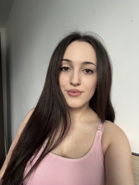 Arcticjester688's tweet photo. Guys, watch out for this person, she call me the N word because I'm black irl and this affects me and the whole Black Community and also threatening me about money. Like I tried to be nice as my girlfriend, but taking too far now

#black #BlackAmericans #racism https://t.co/9tjBGqOjOk