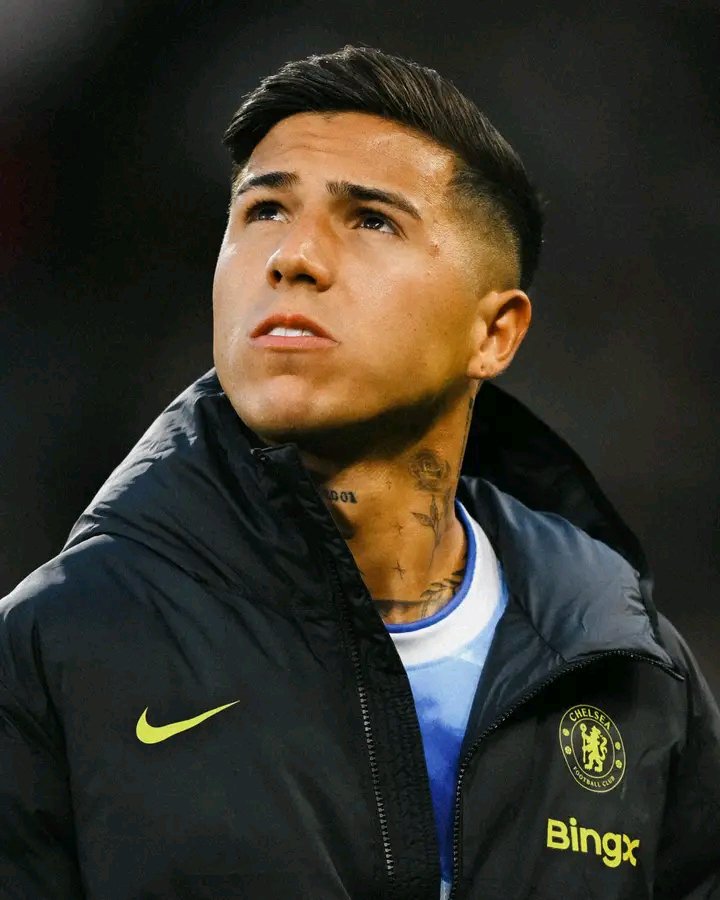 FootballUp8623's tweet photo. 🚨Enzo Fernandez has completed a permanent transfer from Chelsea to Manchester City!!

Rate this transfer from 1-10 👇 https://t.co/YjiqJuu9JT