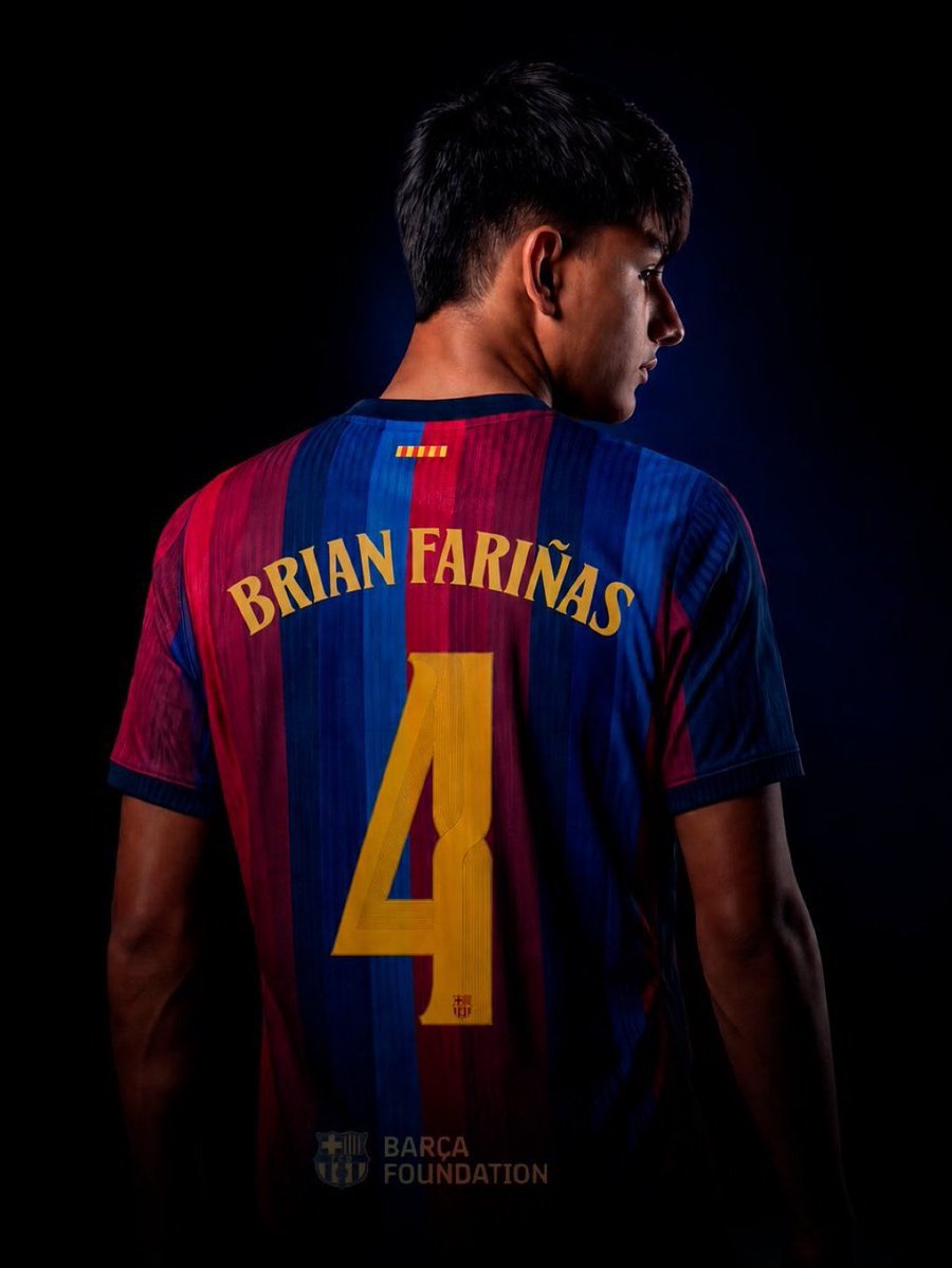 MateoSolerFCB's tweet photo. 4️⃣🔵🔴 BRIAN FARIÑAS HEREDA EL ‘4’ DEL BARÇA.

El joven futbolista llevará esta temporada uno de los dorsales con más peso dentro de la historia reciente del club.

Una muestra de la confianza que existe en él y del papel que puede empezar a asumir en el primer equipo. https://t.co/e9ndIGAqAF