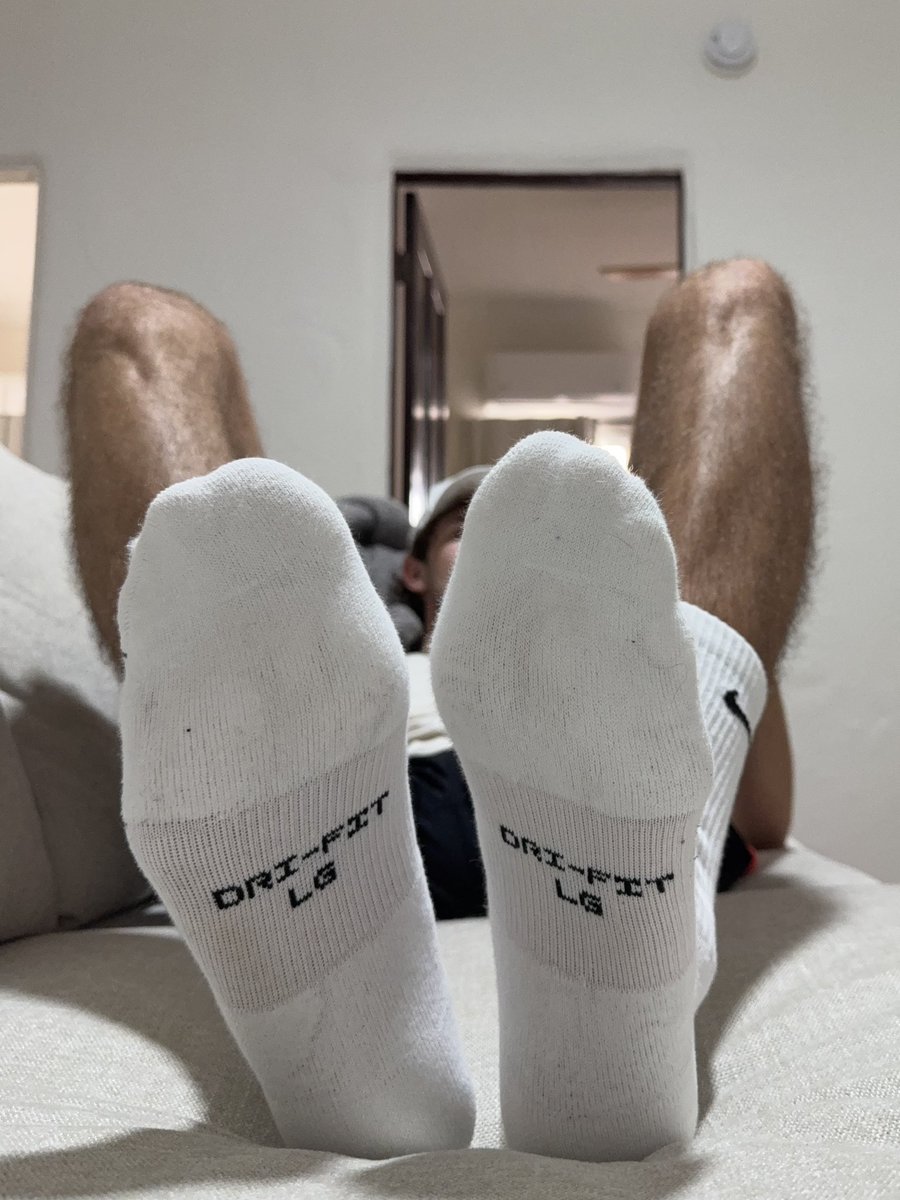 tylermarks859's tweet photo. Breakin in a new pair of socks https://t.co/vvZzDN2veR
