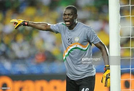 ojeksaikhoje's tweet photo. From #NigerRepublic's Dauda Kassaly to #CentralAfricanRepublic's Kallloum Alladoum and now #SierraLeone's Francis Koroma, #EuroMatchNPFL side, @katsinaunited just know how to attract internationals for goalkeeping duties.
#Goalkeeper
#NPFL
#NPFLWithOjeks https://t.co/LZiqKXyNqU