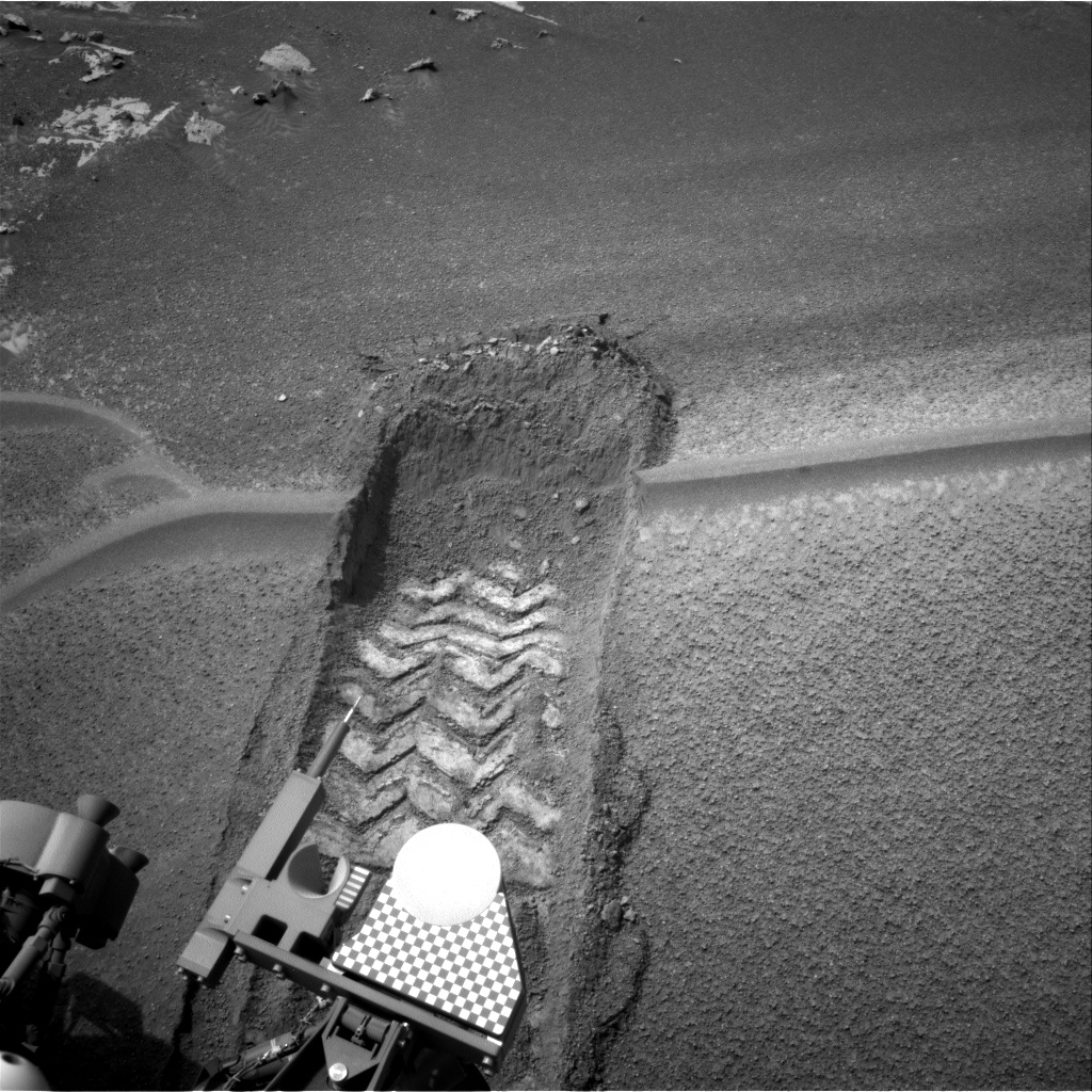 NASAMars's tweet photo. The Curiosity rover has now been exploring the surface of Mars for more than 5000 Martian days! Each day on Mars, or "sol," is about 24.6 hours long.

How did Curiosity and its team mark the occasion? By working, of course. 🪏 1/2 https://t.co/PaEkTBxiKQ