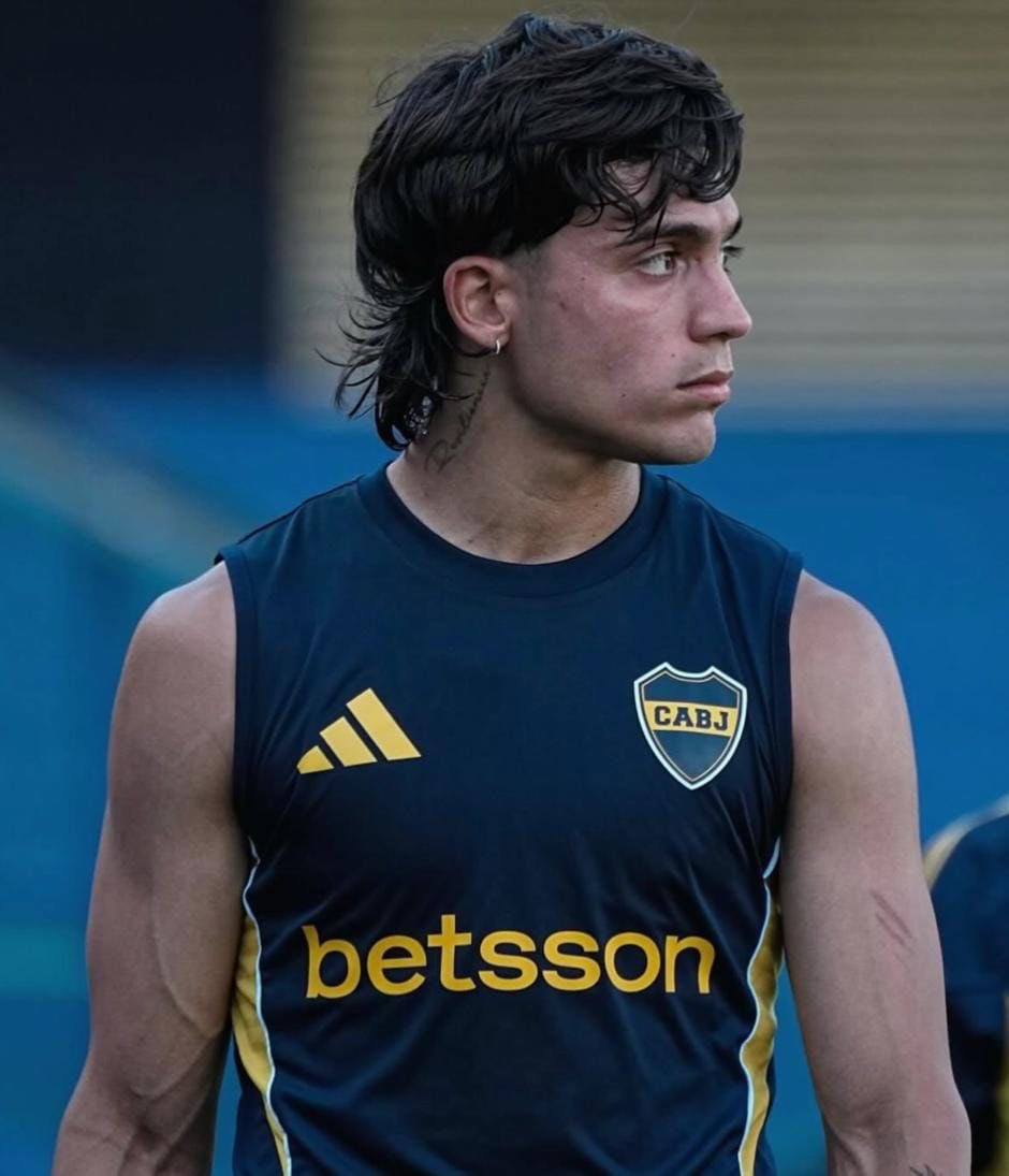 ciruggiazz's tweet photo. AU #dybaredes !

Donde dybala descubre los au's zebaredes, 

o 

donde casualmente su compañero de trabajo despide a su amigo del club y algo deja de estar bien…

— #zebaredes https://t.co/vRpDdRUX3W