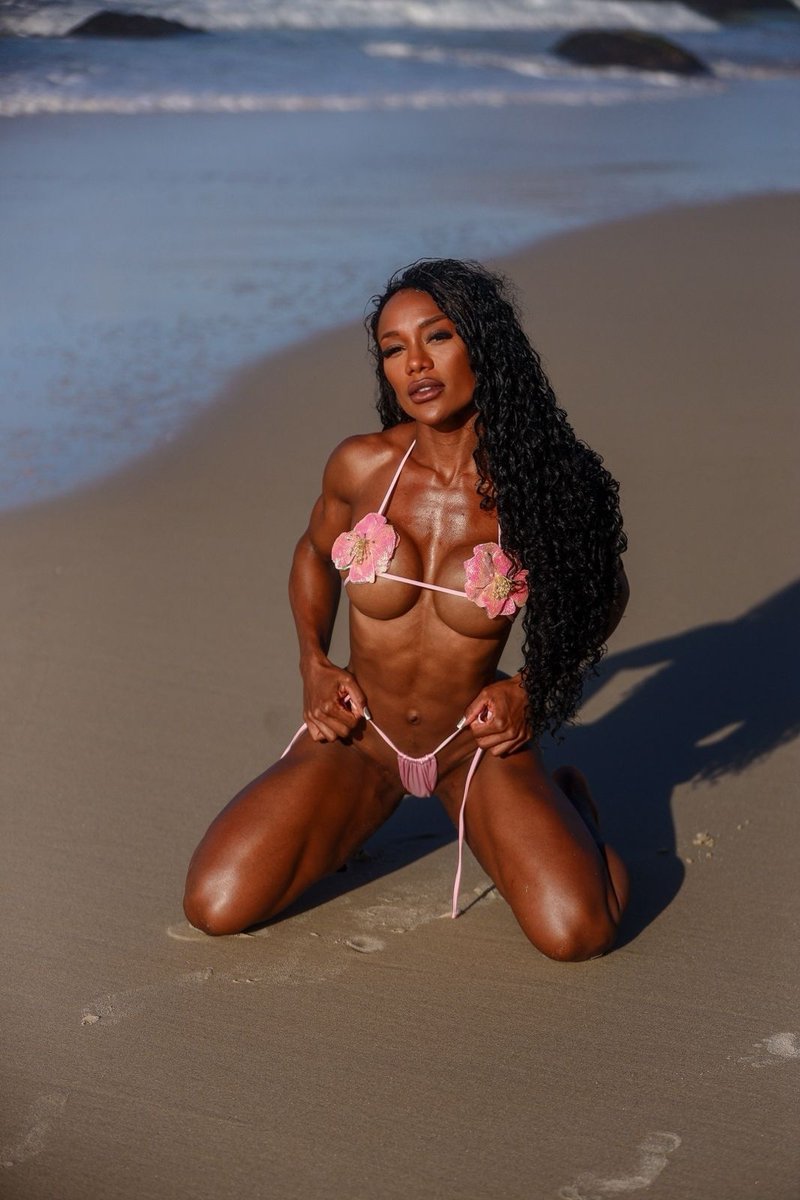 melferrari26's tweet photo. Sol, mar e esse corpo todinho pra tirar sua concentração… ����🌸🔥
A prévia é linda, mas o melhor eu deixei lá dentro. 😈💦
Vem ver de pertinho no meu Privacy 💗

https://t.co/8M6CWThWAm https://t.co/BeixE2EVIS