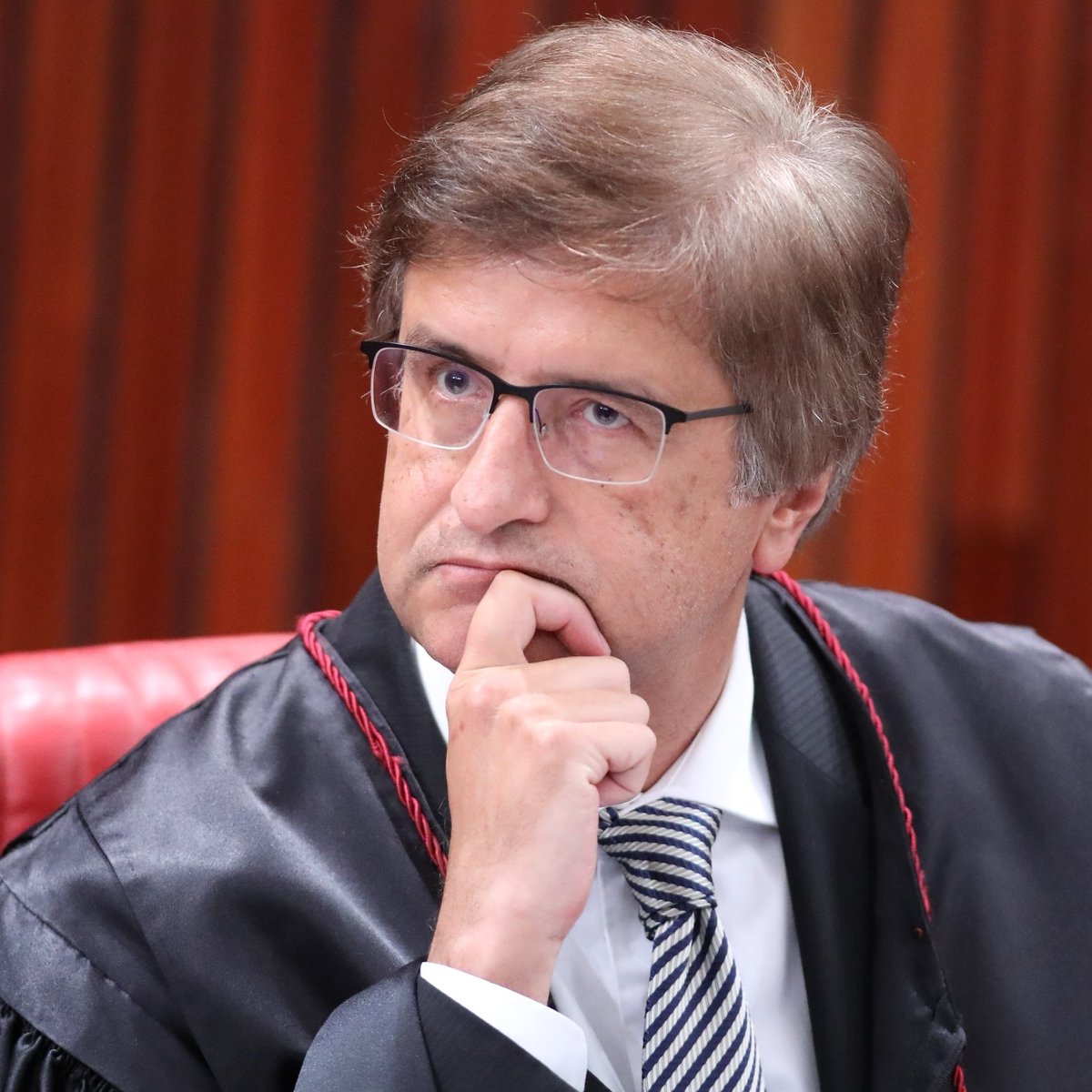republiqueBRA's tweet photo. 🚨 ❌ URGENTE: PGR pede a NULIDADE do relatório da PF que revelou conversas entre Daniel Vorcaro e Alexandre de Moraes (STF); para Paulo Gonet, a determinação para investigar pessoas específicas, sem pedido da PGR ou da própria PF, excede a competência do ministro na fase pré-processual.