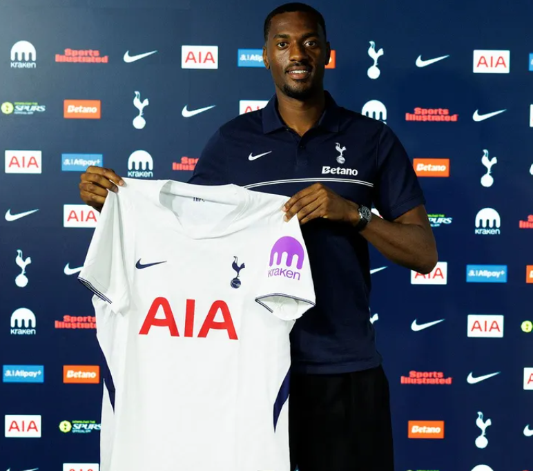 NizaarKinsella's tweet photo. 🚨Tottenham's move to sign Tosin Adarabioyo from Chelsea is worth an initial £10m with a further £2m in add-ons. 
More: https://t.co/bAyUcFzKqC https://t.co/LFNDcJybYb