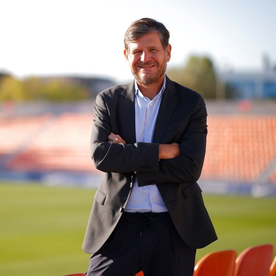 pasionatletica7's tweet photo. El mercado de Mateu Alemany es un 8.

No baja de ahí.

Lo único que ha faltado ha sido un lateral izquierdo. Que lo tenemos en la cantera con Dani Martínez o incluso con Hancko.

Y de lateral derecha suplente este Jorge Domínguez e incluso Giuliano, y obviamente Pubill.

Sois muy oportunistas.

Padremany.