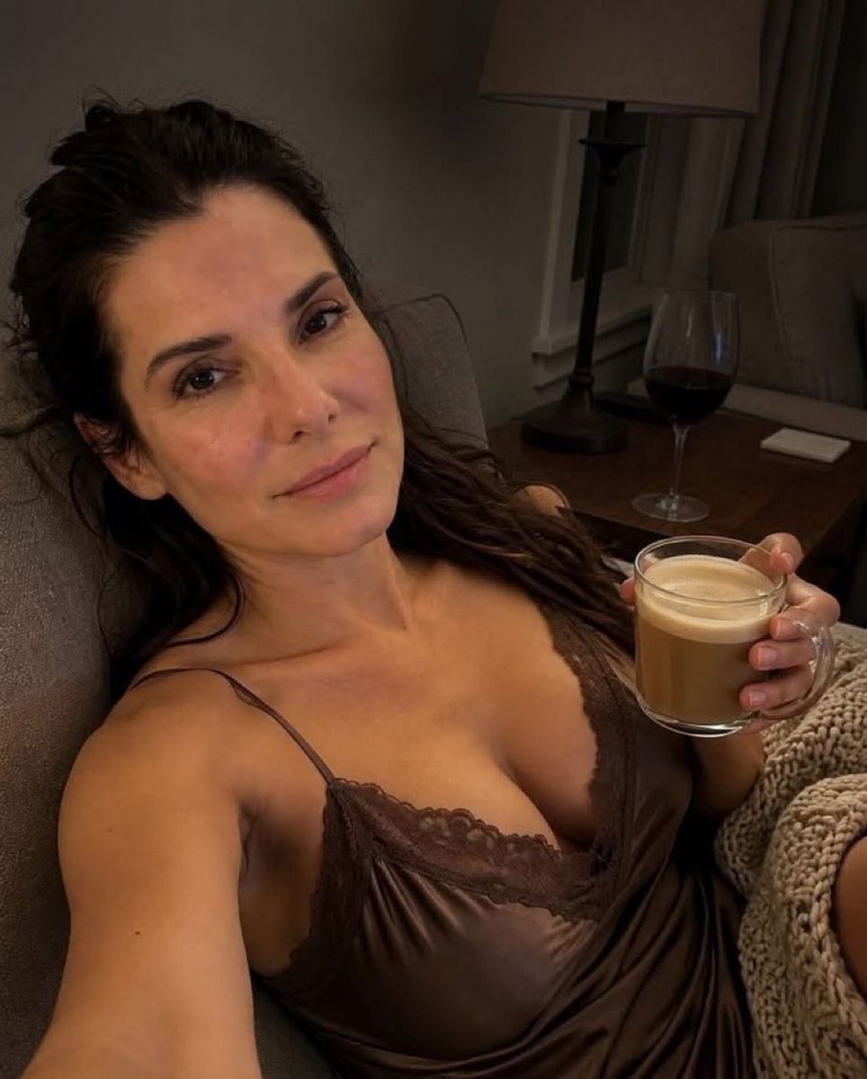 bullock759's tweet photo. would you like to sleep
with me. https://t.co/ZQUrCuapzM https://t.co/VoIVf8vCVE