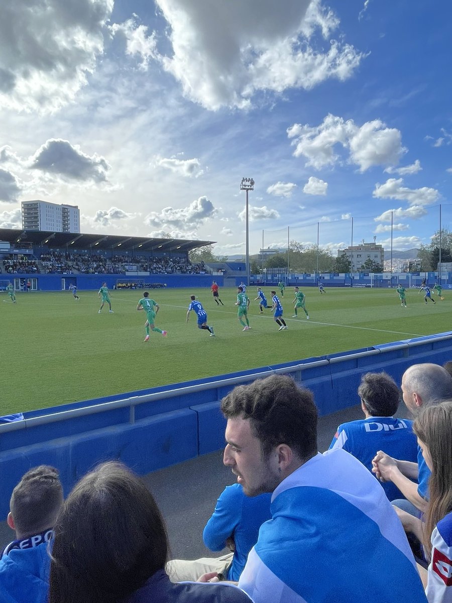quinterosexx's tweet photo. todos sois mucho del Depor ahora eh, pero muy pocos nos tragabamos estos partidos contra equipos de mierda https://t.co/AsZukzBPOs