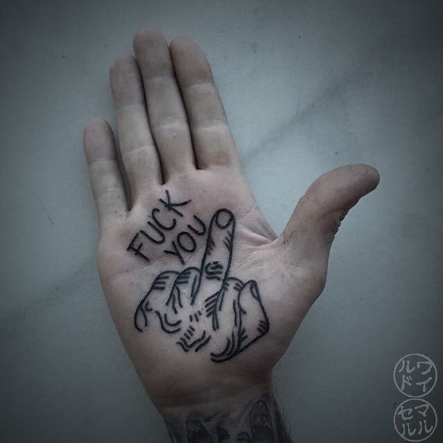 FrConnexion's tweet photo. @Galaaadd @xcqiiiiii Voile = Pas français 
Tatouage = Pas français mais aucun rapport https://t.co/4CZ7jVX6ms