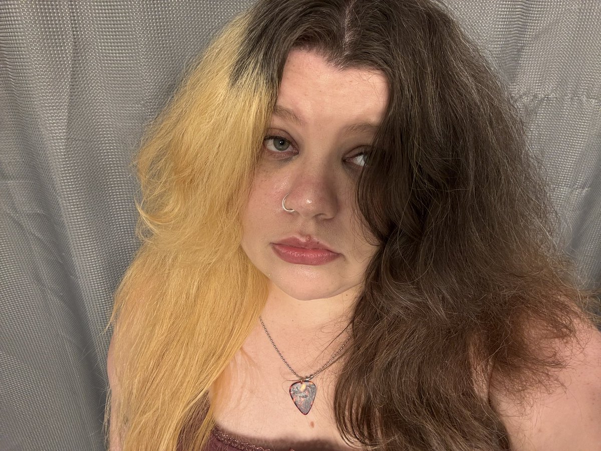 deaditekara's tweet photo. august 31st                          september 1st https://t.co/cxi19I0UTa