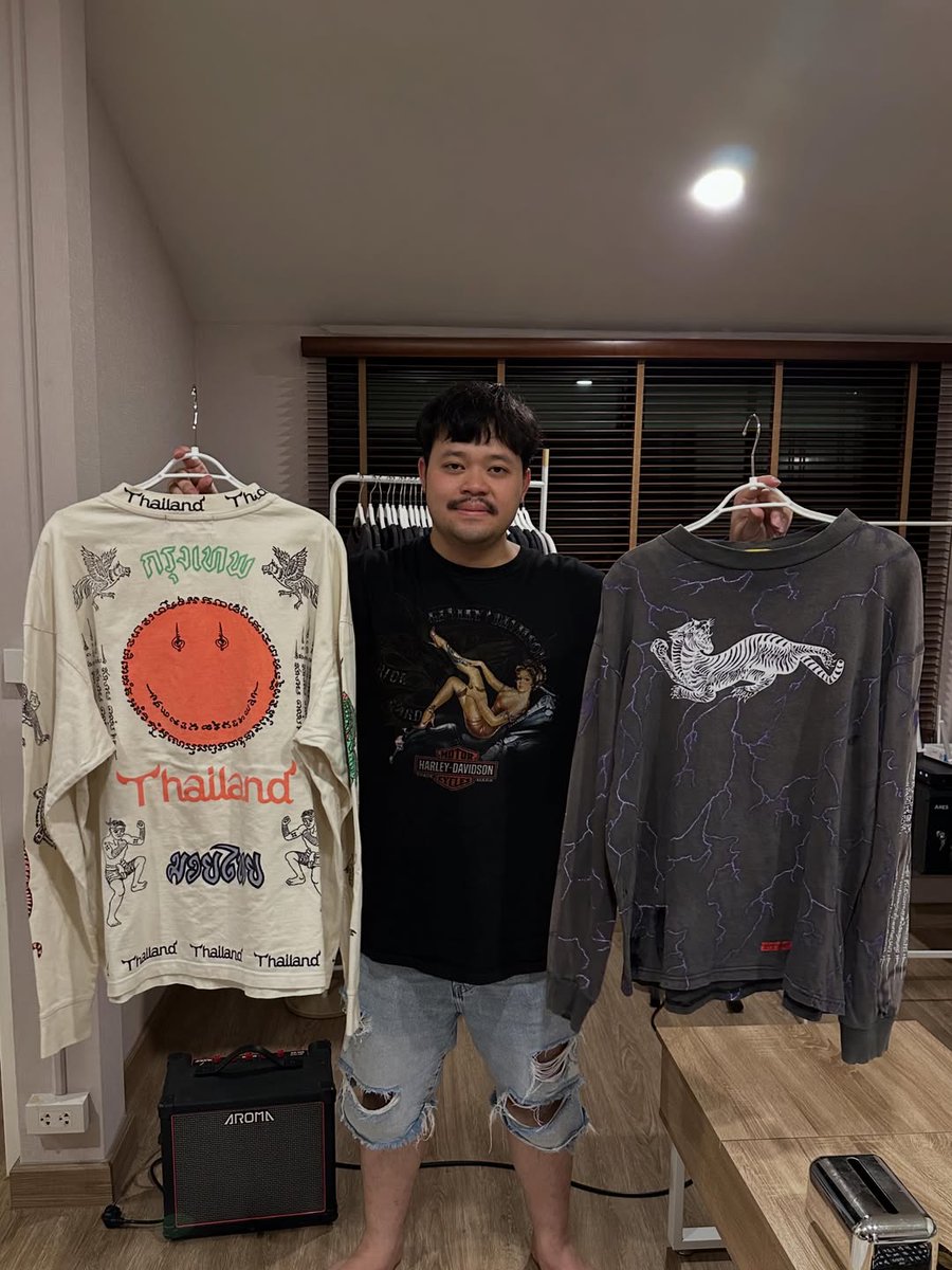 KaitlynKieryb's tweet photo. Beautiful Thai craftsmanship with a traditional Thai-pattern shirt. https://t.co/mtpnI5YSqy