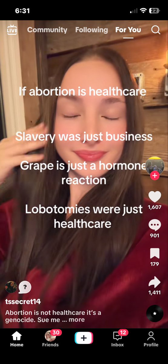 kaisersluv's tweet photo. White people are losing it https://t.co/3h1IiCQ8Tc
