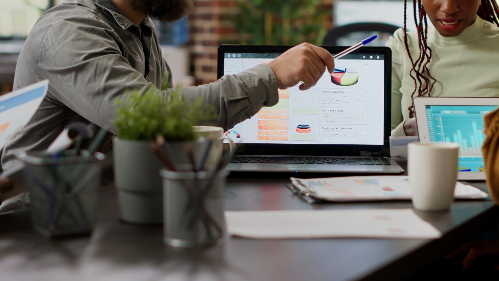 argosoftgroup's tweet photo. Retargeting: qué es, cuáles son sus beneficios y cómo utilizarlo en una estrategia de marketing digital.
.
Leer: https://t.co/Pg8SyhPVkY
.
#argosoftgroup #MarketingDigital #Retargeting #PublicidadDigital #Audiencias #Campañas #ReconocimientoDeMarca #Conversiones #Estrategia https://t.co/etkfFqB7K0