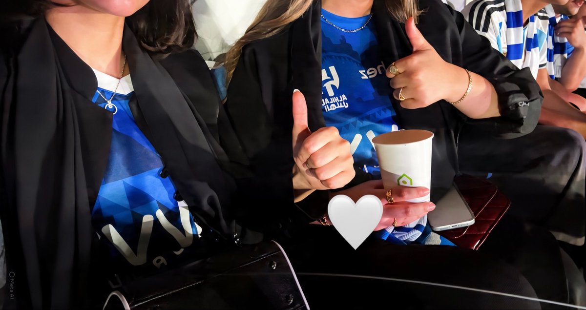 eriillos's tweet photo. Hilal Dayyyy💙🤍! https://t.co/shXZEhuujm