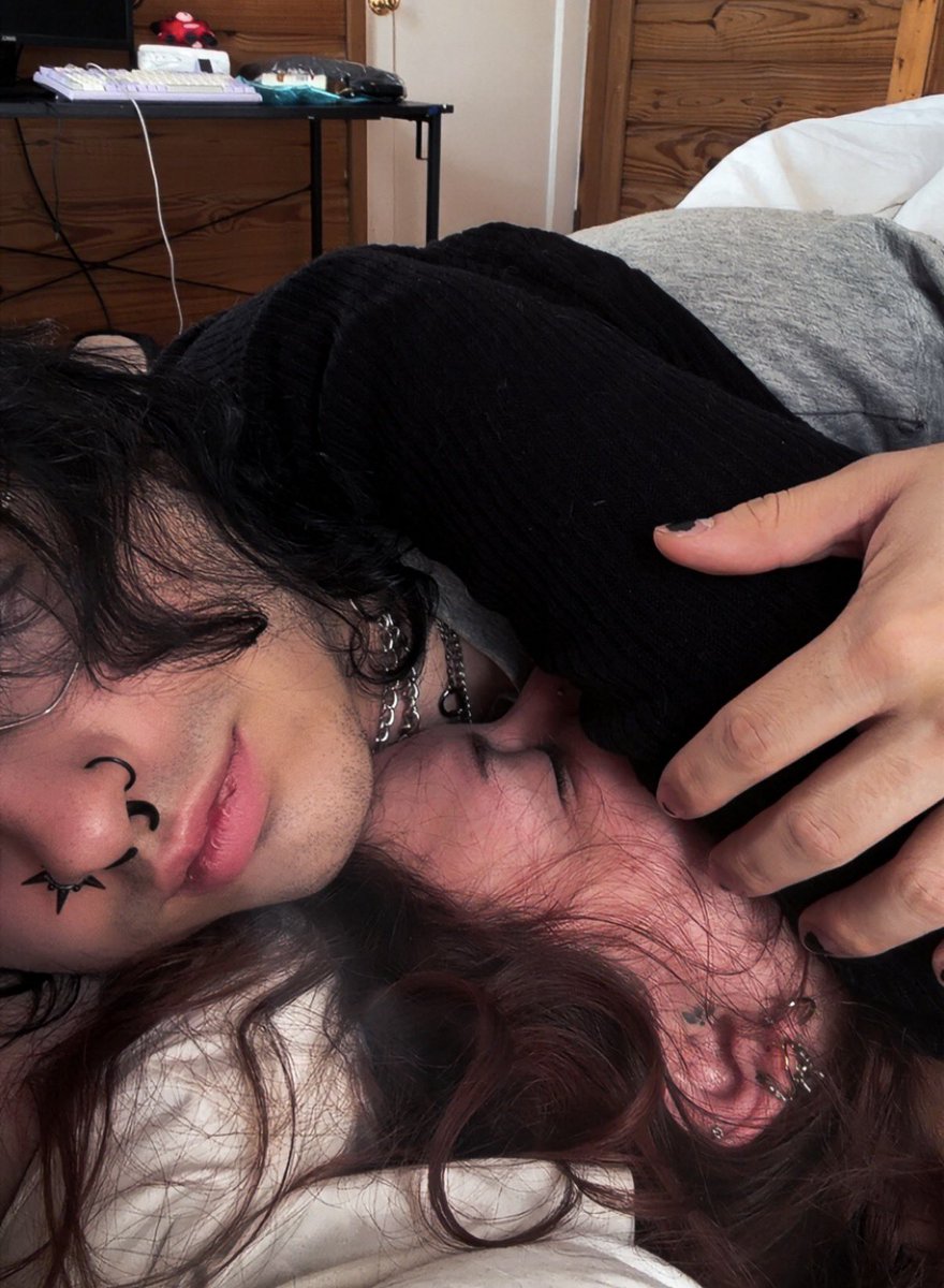 BlueShellSSBU's tweet photo. Little appreciation post for my princess <3 I can’t express how much I miss being together in person.  She has been pushing through so much lately and I can’t express how strong she is for being able to do so and how proud I am. I have never loved someone like I love you angel.🖤 https://t.co/sfeh5Rxp9w
