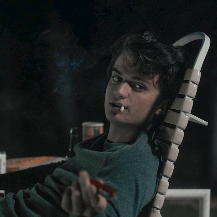 keeryscrux's tweet photo. missing steve harrington rn, don’t hmu https://t.co/nOOQWzY6hZ