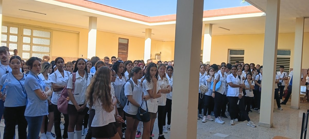 Comunicahptr's tweet photo. Acto de inicio de curso de las Ciencias Médicas en el Hospital General de #TrinidadDeCuba. 
#SantiSpiritusEnMarcha.
@Tdad_comunica. 
@VivasMarelys https://t.co/aYUTeTSKA1