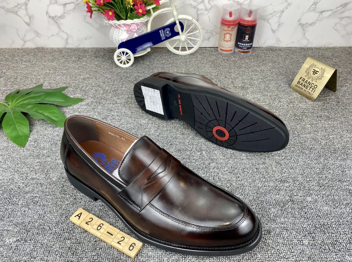 Naberzshoes's tweet photo. Gentle shoes
Size :38 to 46
WhatsApp on +256 751902113 for deliveries.
Price :165000ugx
#Nabershoes https://t.co/hB5iFu0zDp