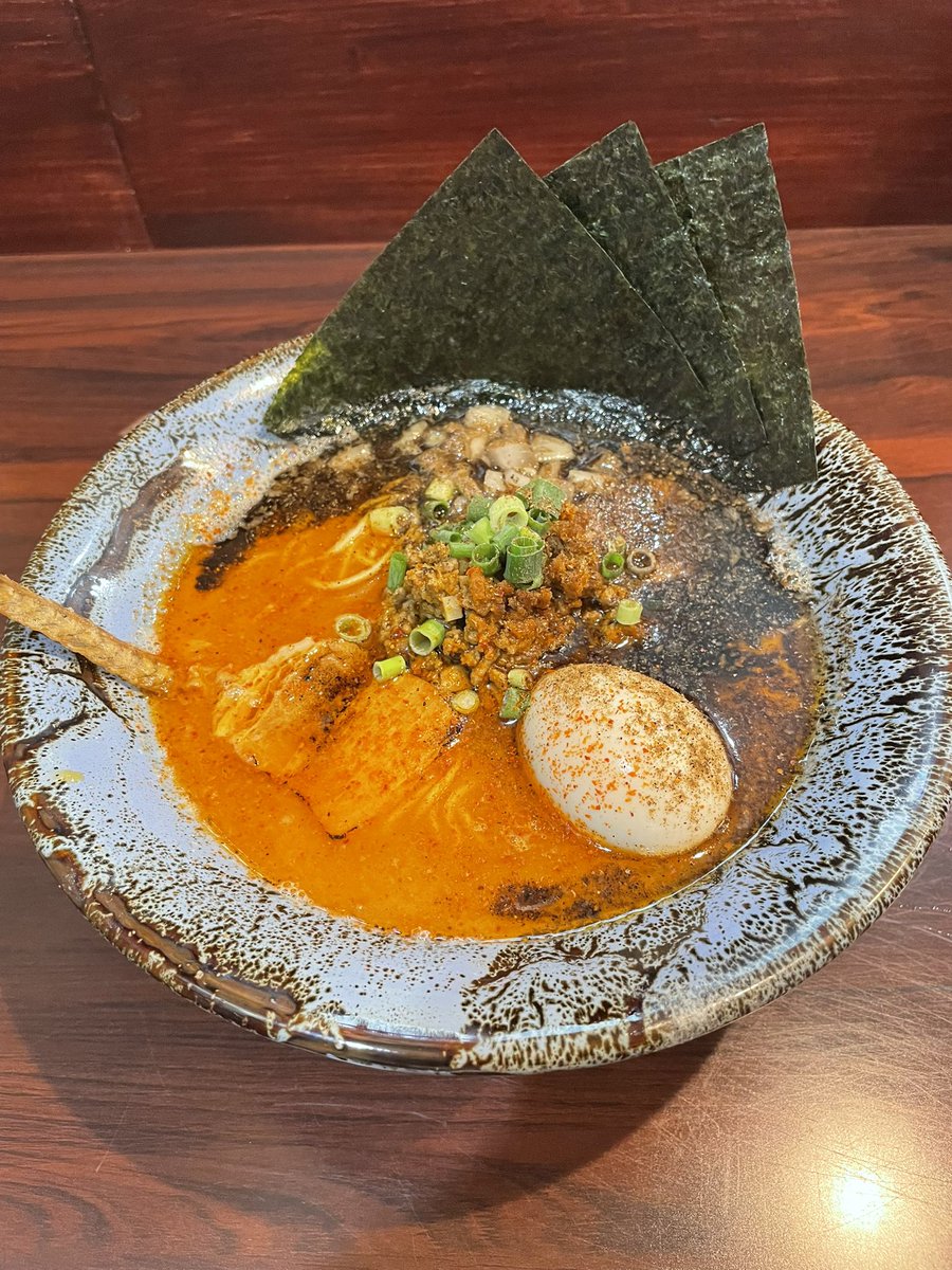 PECO_S_KEN's tweet photo. うな観2回目！
今回はスペシャル鰻だし担々麺と、前回売り切れてたミニうなぎ叉焼丼を堪能！
レンゲのように見えるのはうなぎの骨せんべいですw
美味しかったー！ https://t.co/YIEY4L7EK0