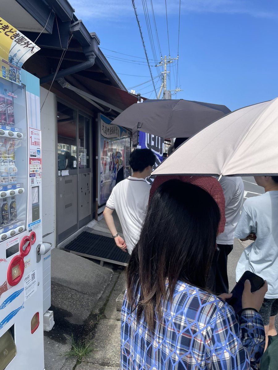 syantei's tweet photo. 今晩、大洗からフェリーで苫小牧へ
ランチは釜揚げしらすと生シラスの二食丼にかき揚げプラスで二千円
大満足 https://t.co/RmBtJQ2ZQu