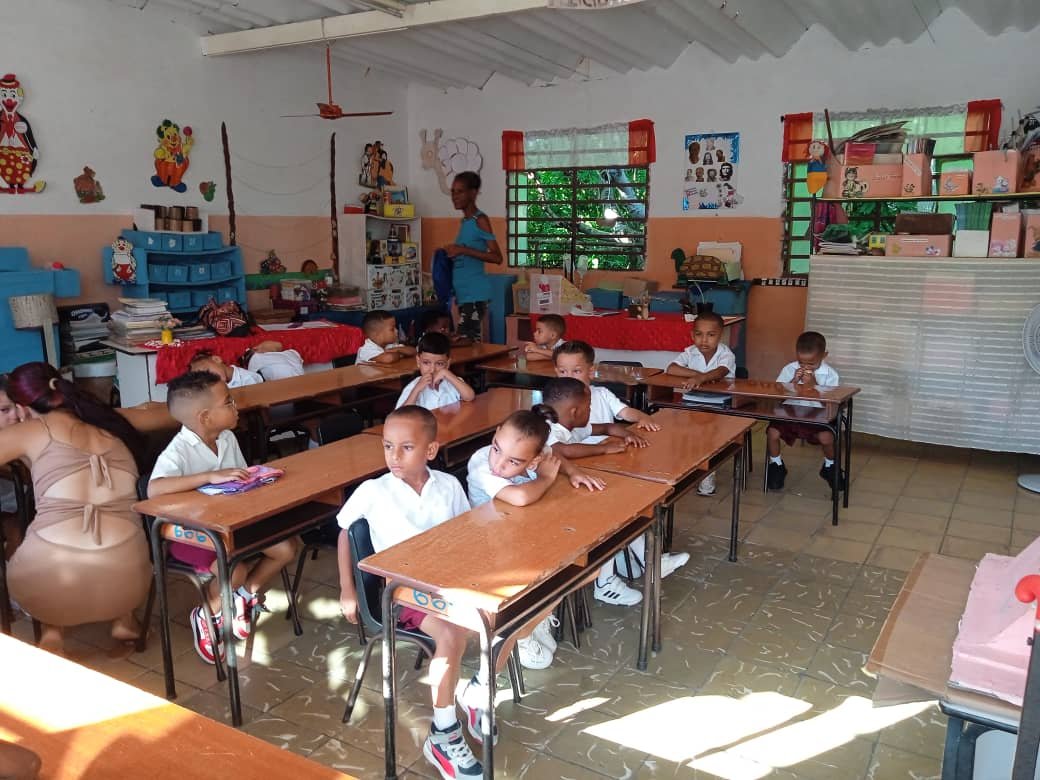 IvisCasteleiro's tweet photo. Con mas del 97 % de asistencia de los 29748 estudiantes #ArroyoNaranjo.   inicia hoy el Curso Escolar 2026-2027 en el territorio. 
#CubaEstáFirme https://t.co/oBhDxXptR6